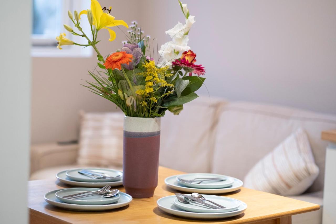 Cozy Apartment Near Amsterdam ฮิลเวอร์ชุม ภายนอก รูปภาพ